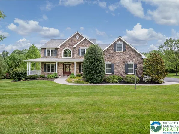7447 Bell Gate Rd, Coopersburg, PA 18036