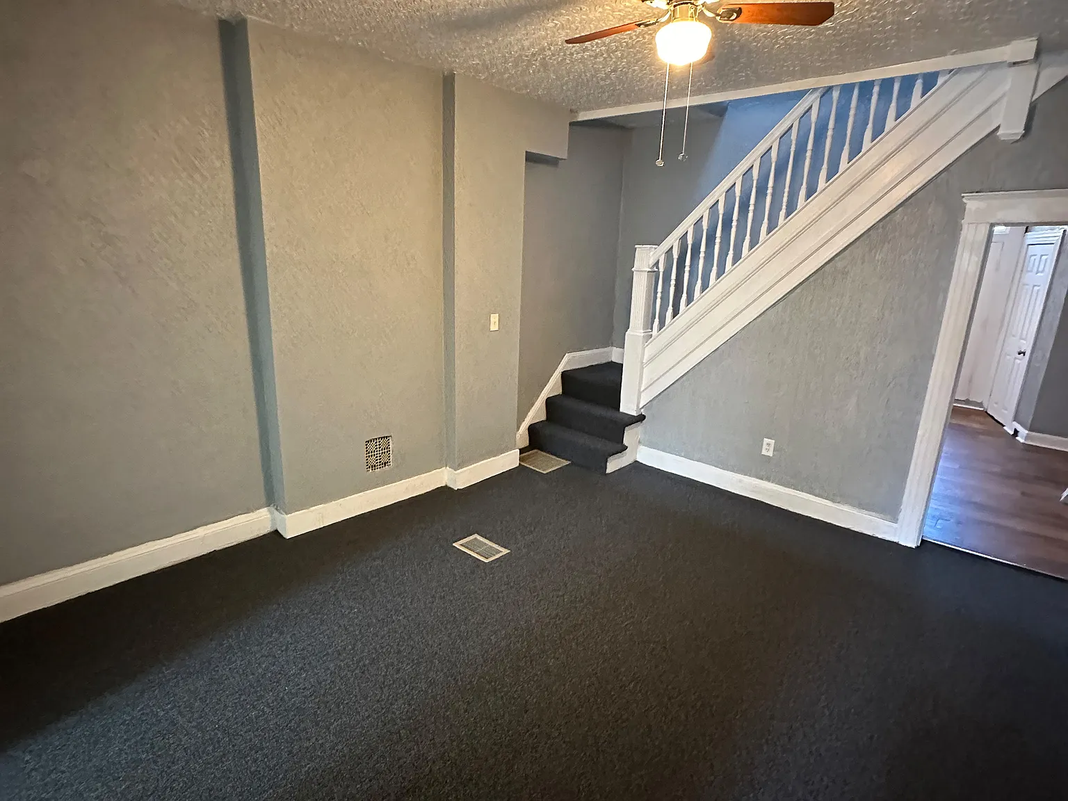 2 bed, 1.0 bath, $1,600 — Photo 4