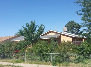 225 Conchas St NE, Albuquerque, NM 87123