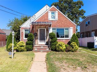 113 Kent Rd, Valley Stream, NY 11580