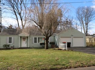37 Edgewater Rd, Agawam, MA 01001