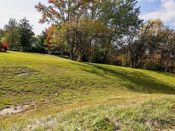 4th image of 3176 Country Club Dr
