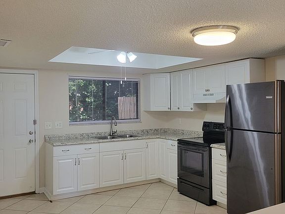 5th image of 1862 Avenue Q SW