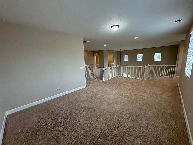 3116 W Buena Vista Ave — Photo 27