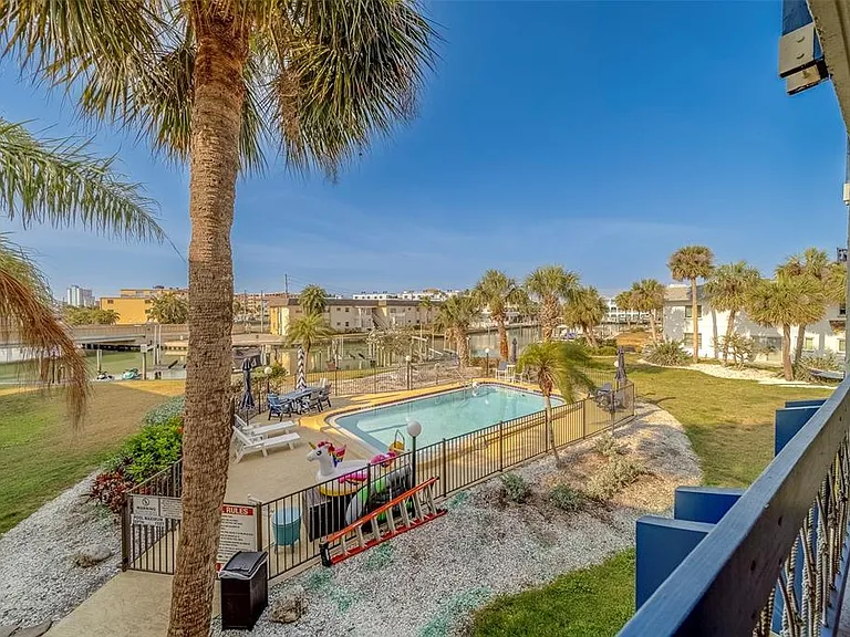 11650 Capri Cir S #105 — Photo 38