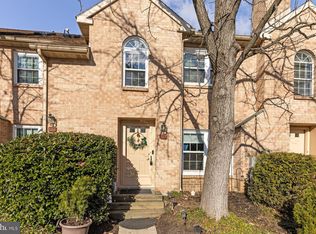 43 Rampart Dr, Chesterbrook, PA 19087