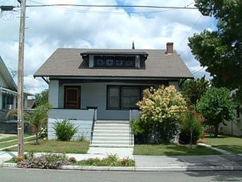 1st image of 429 W Willow St