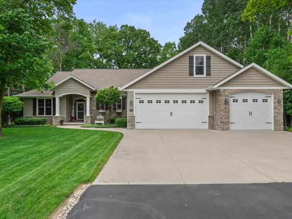 865 Terra Cotta Dr, Neenah, WI 54956