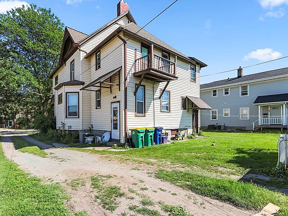 5th image of 324 S Madison St