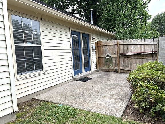 3rd image of 100 Meridian Ct #100