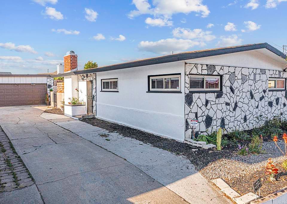 1st image of 5074 La Paz Dr