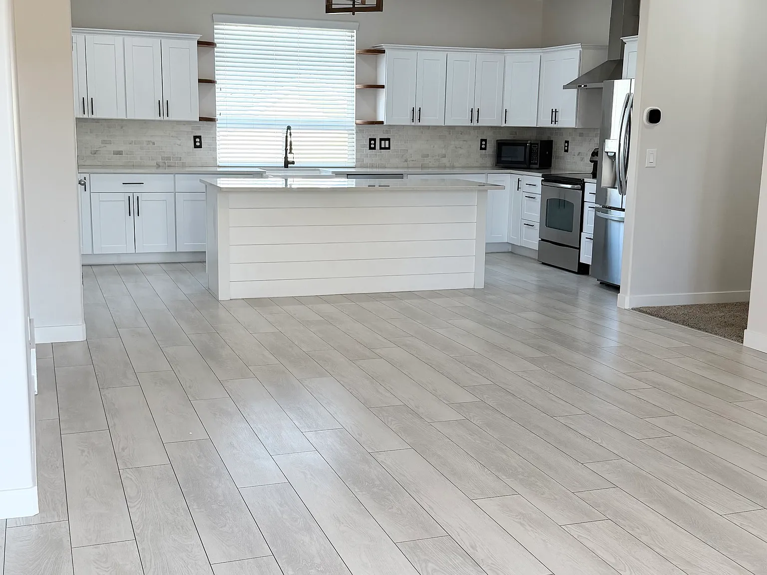 3 bed, 3.5 bath, 2115 sqft, $2,699 — Photo 3