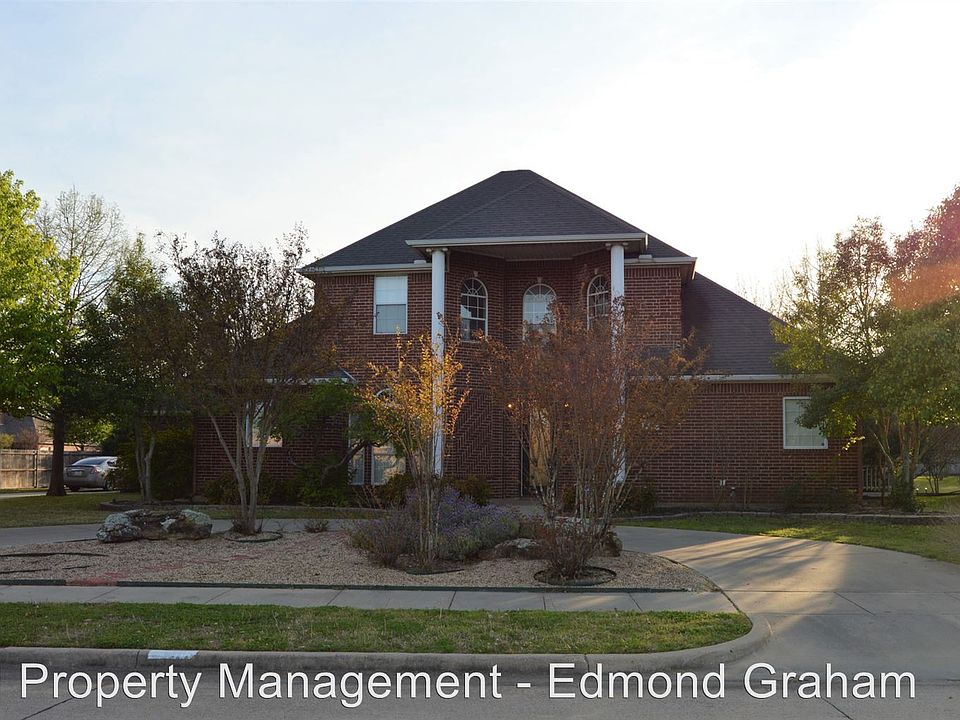 1st image of 2705 Saint Andrews Cir