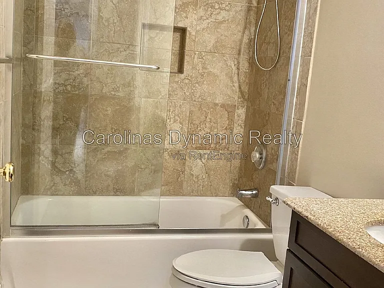 605 Queenswater Ln — Photo 12