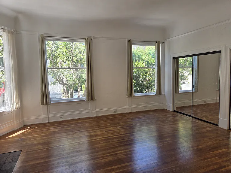 main room right-side