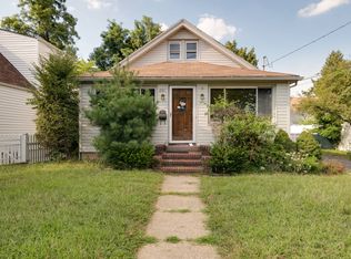251 Hendrickson Ave, Lynbrook, NY 11563