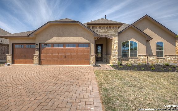 2nd image of 1920 Mallorca Dr