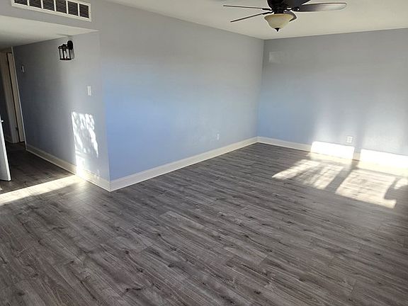 4th image of 1603 E Everglade Ave