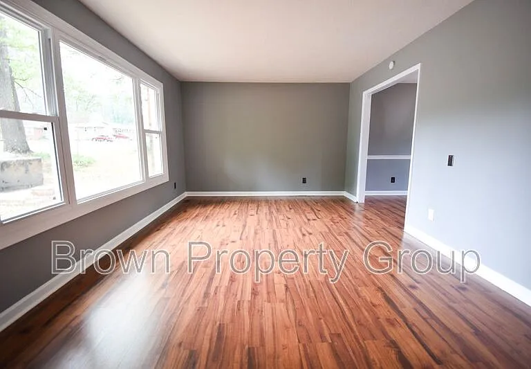 1733 Swann St — Photo 16