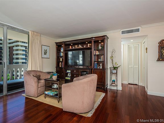 Living Area _ 625 Biltmore Way, #805, Coral Gables