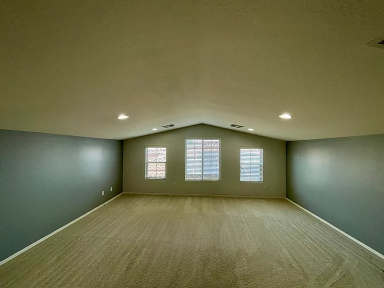 17027 W Hammond St — Photo 30