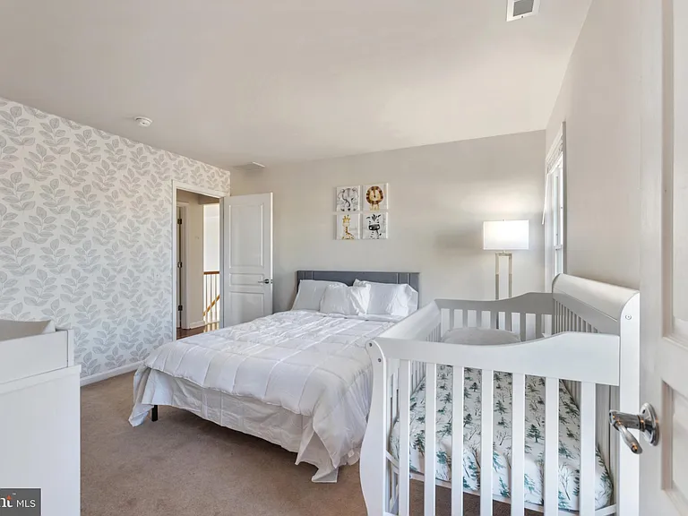 84 Wyndale Ct — Photo 36