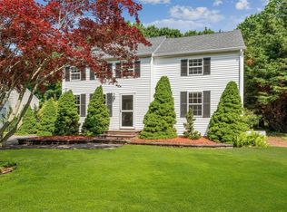 210 Bennet Rd, Greenport, NY 11944