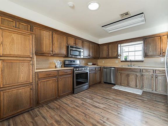 5th image of 3507 N Peniel Ave
