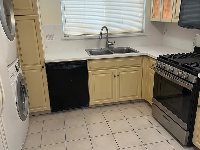 616 N Sycamore Ave #1 — Photo 9