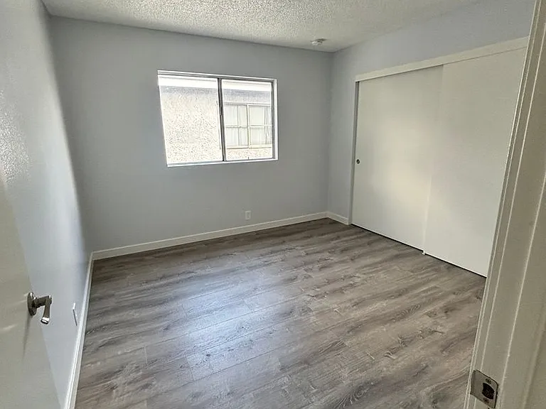 2649 Marengo St — Photo 19