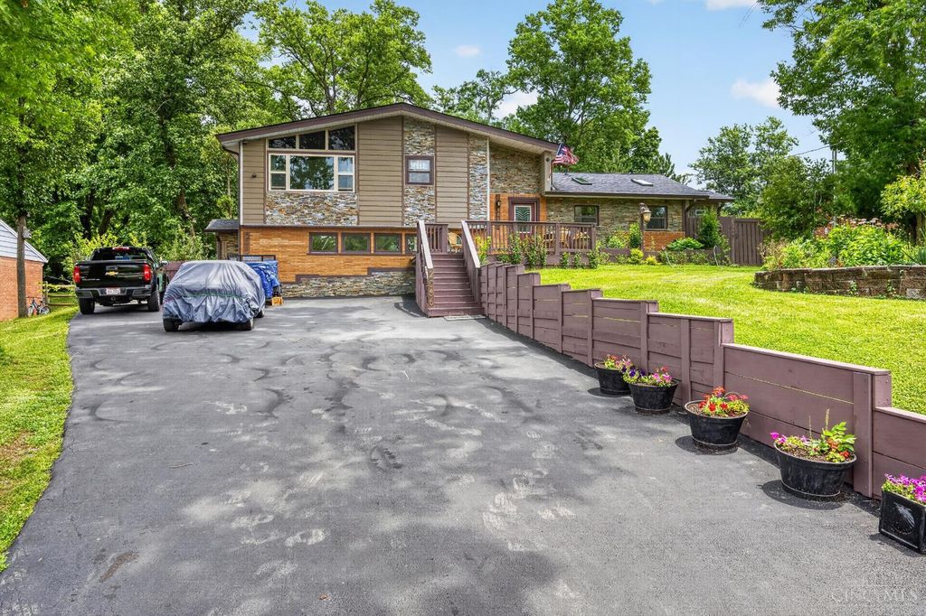 2066 Evanor Ln, Cincinnati, OH - View 2