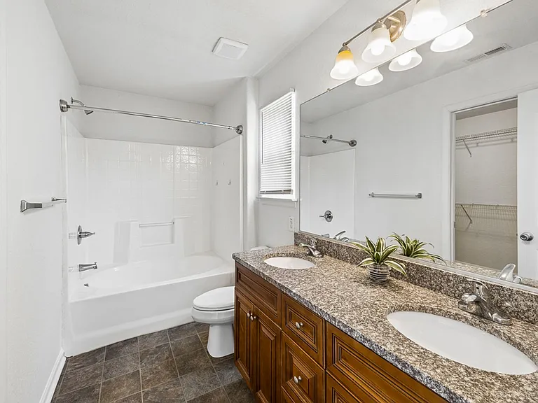 5003 Clifton St — Photo 29