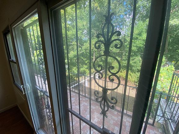 2nd image of 1315 Bell Blvd APT 2
