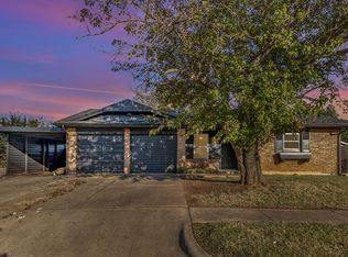 538 S Woodland Dr, Mustang, OK 73064