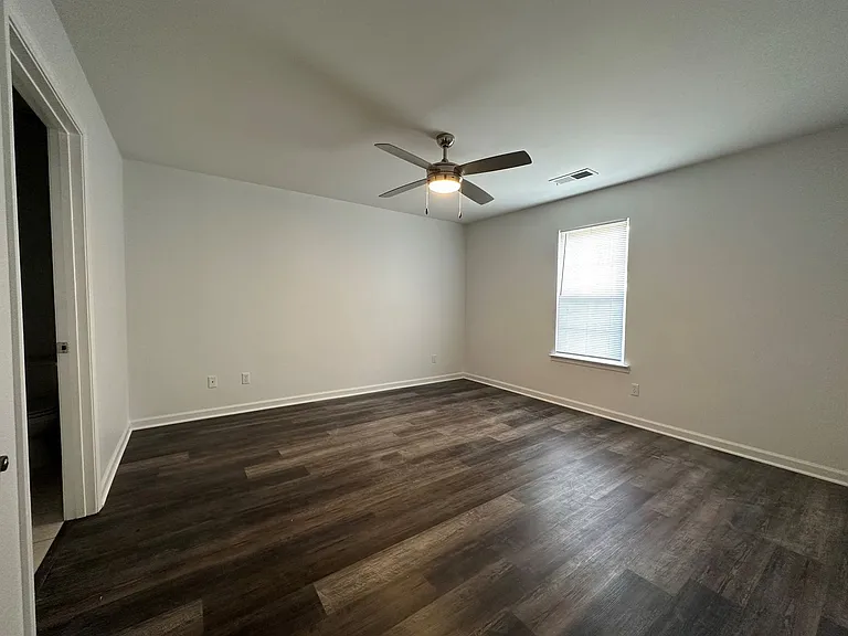 Fountain Square Apartments — Photo 42
