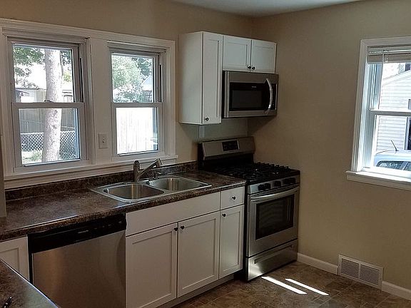 3rd image of 804 E Douglas St