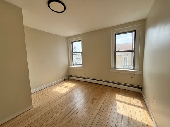 (undisclosed Address), Newport, RI 02840