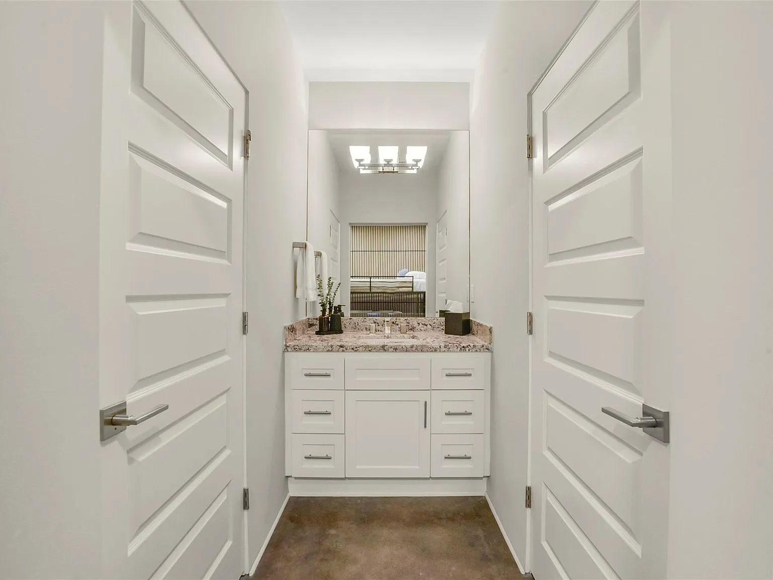 3 bed, 5.0 bath, 2557 sqft, $7,000 — Photo 4