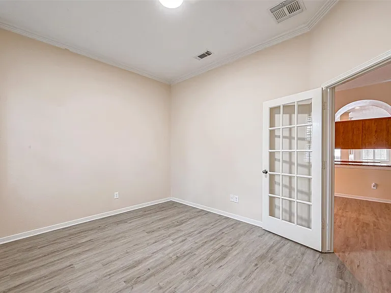 6923 Grants Hollow Ln — Photo 9