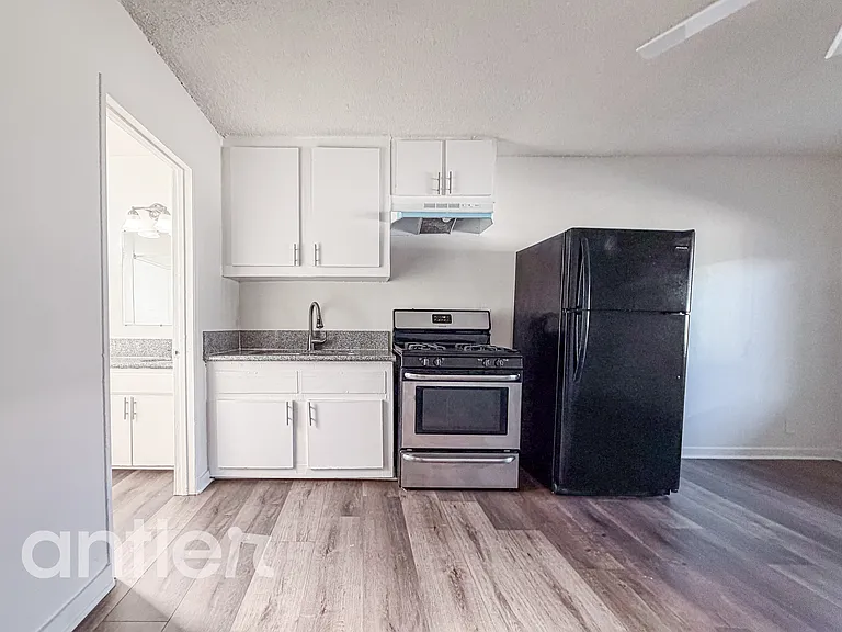 9013 Orion Ave #A23 — Photo 4