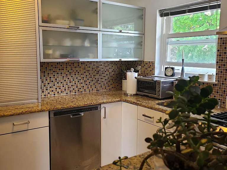 2-58 Virginia Dr #B — Photo 17