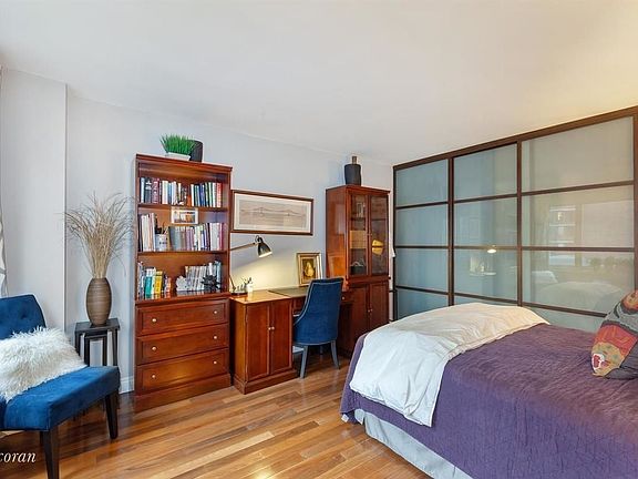 4th image of 130 W 67th St APT 11M