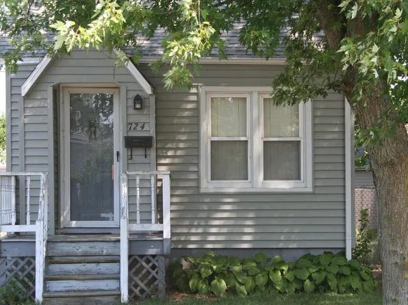 724 Lakeview Dr, Manteno, IL 60950