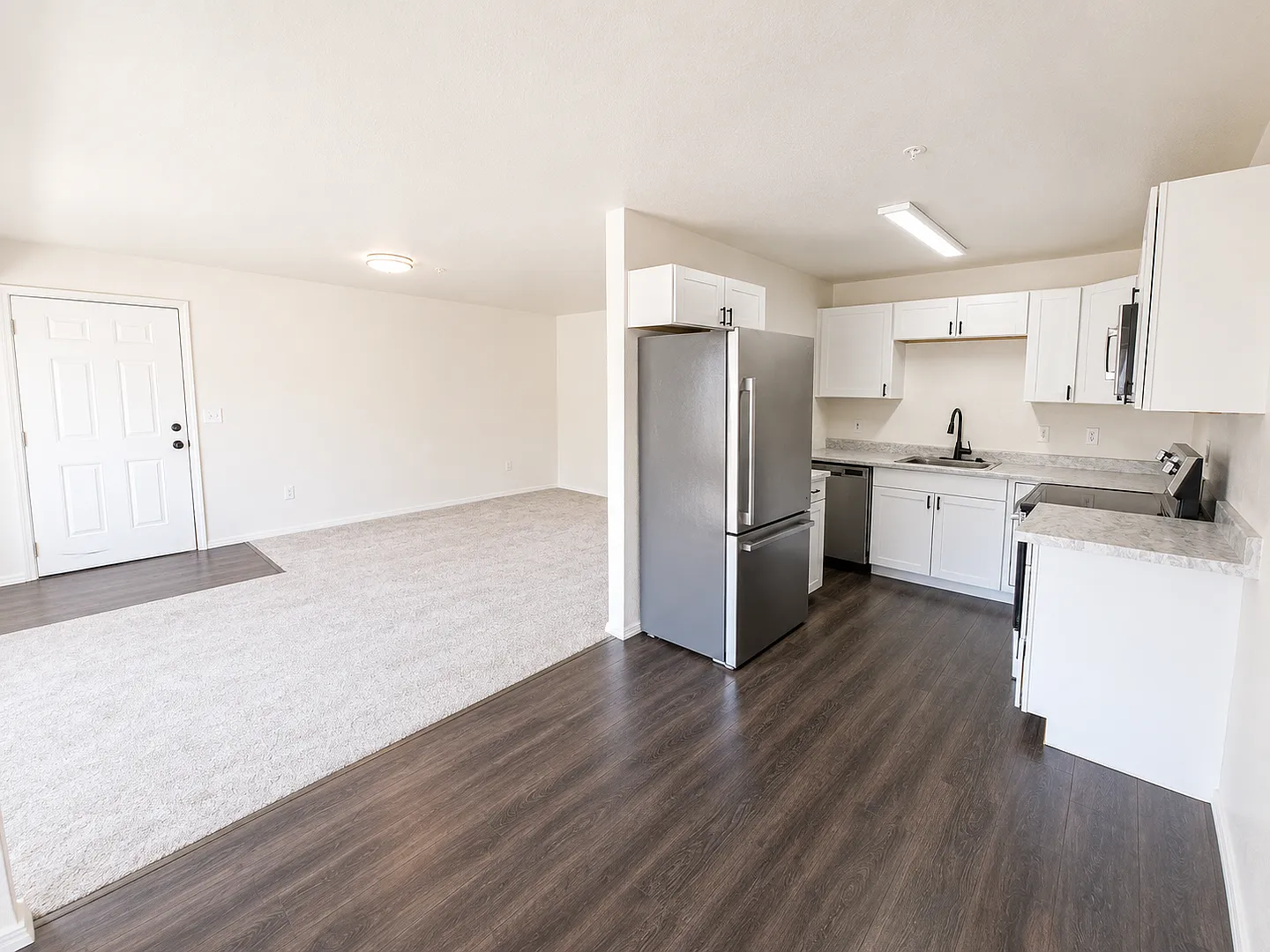 1101 W Emma Ave — Photo 4
