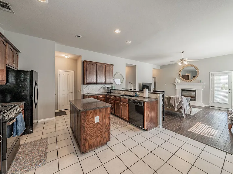 5112 Keating St — Photo 16
