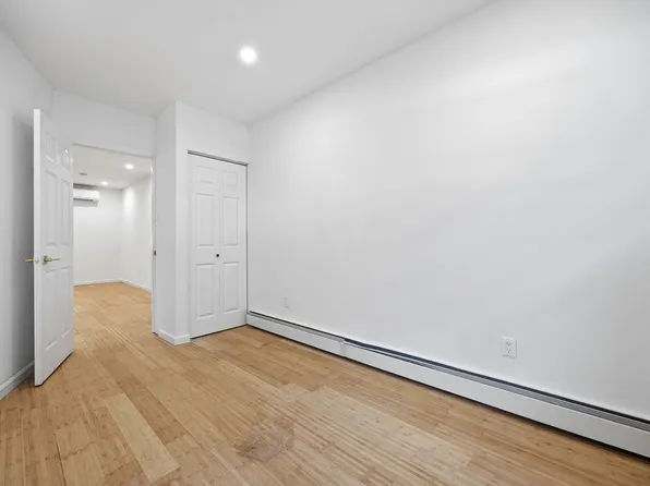 20 Starr Street image 16 of 27