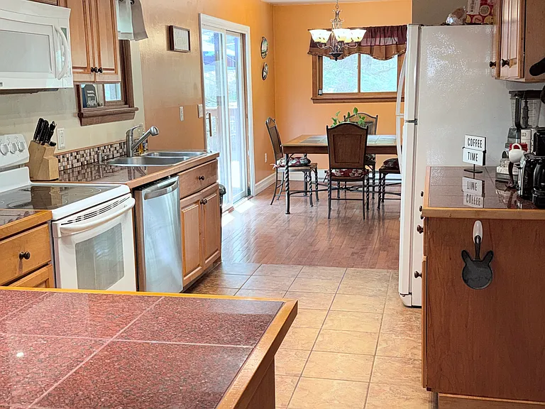128 Eastwood Cir — Photo 20