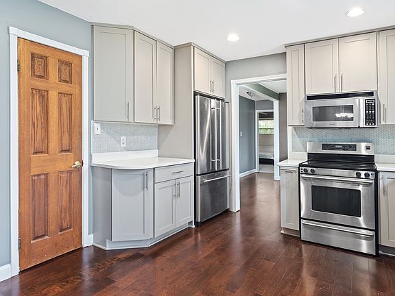 New kitchen w pantry
