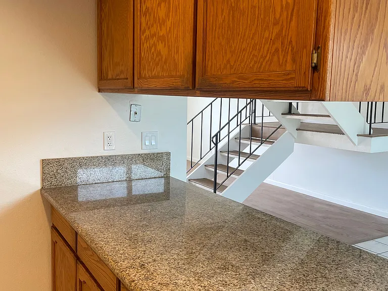 4066 Weymouth Ln — Photo 27