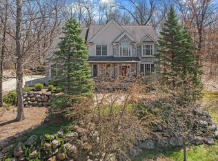 7882 River Run Dr, Brighton, MI 48116